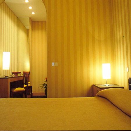 Lemon Garden Hotel Рим Екстериор снимка