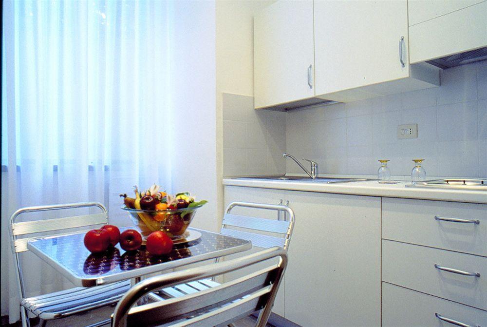 Lemon Garden Hotel Рим Екстериор снимка
