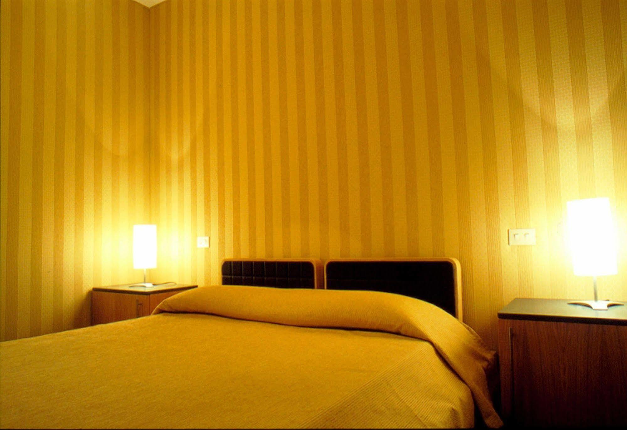 Lemon Garden Hotel Рим Екстериор снимка