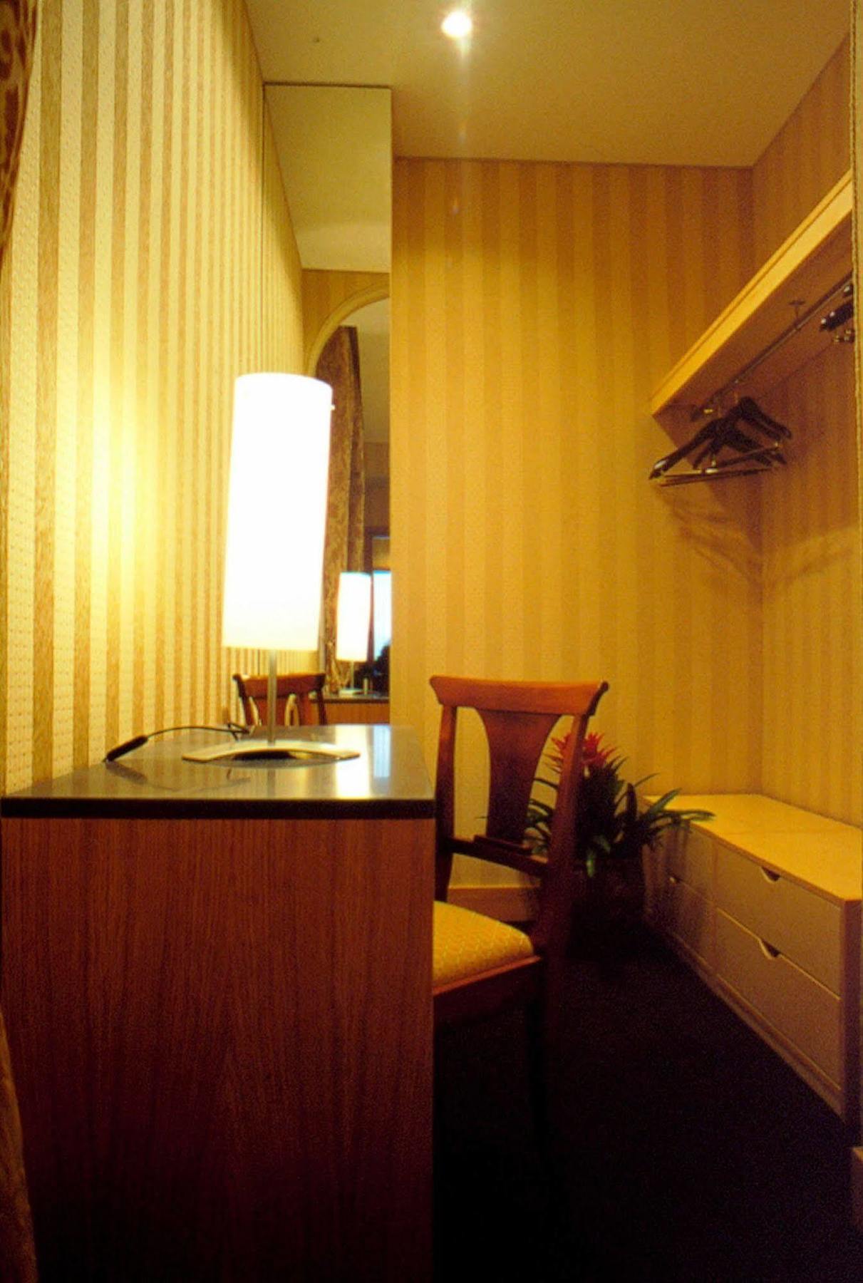 Lemon Garden Hotel Рим Екстериор снимка